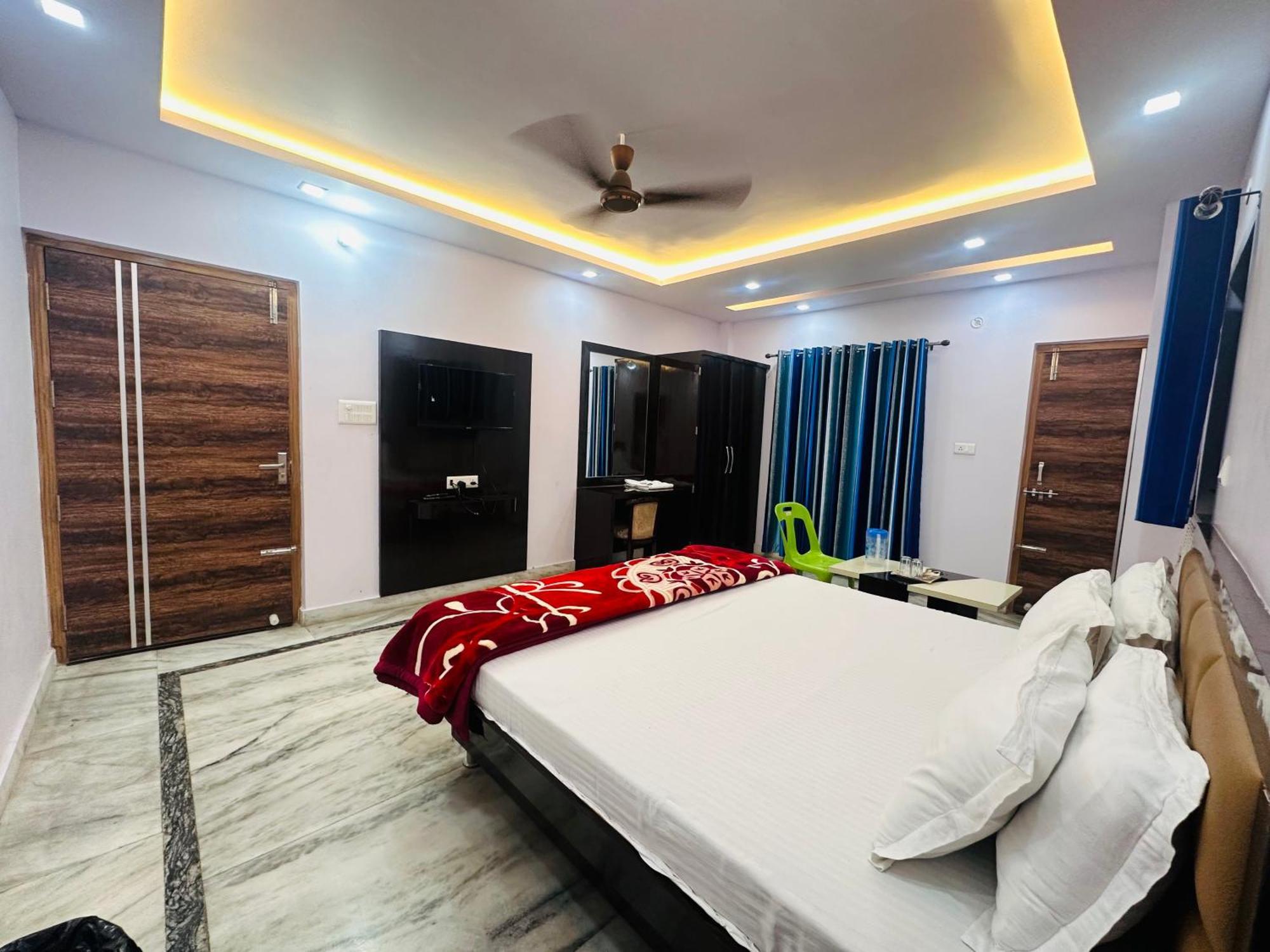 Hotel Pink Paradise Gorakhpur Ngoại thất bức ảnh